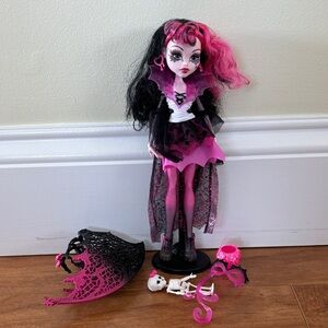 Monster High Ghouls Rule Draculaura